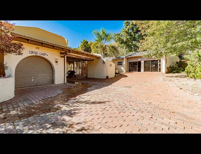 480M² OFFICE FOR SALE IN FOURWAYS